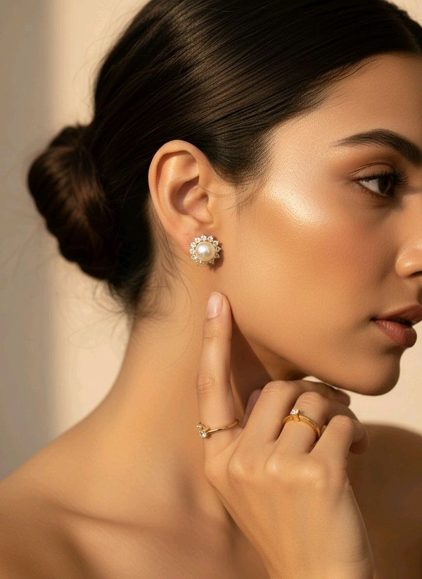 Pearl Earrings - PE172 - Gold, White, 4 MM