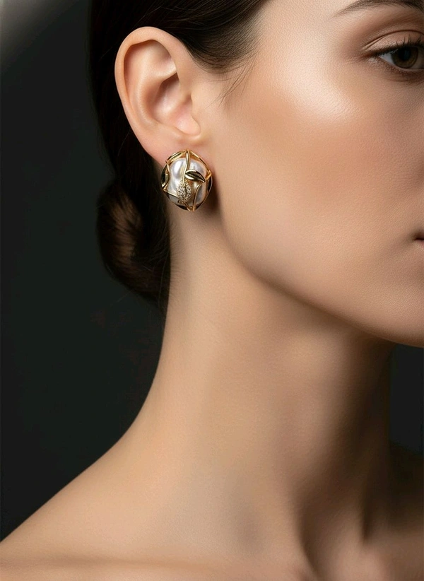 Pearl Earrings - PE301 - White, Gold, 12 MM