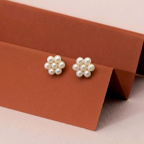 7 Pearl Earrings - PE303 - 4-5 MM, Gold, White