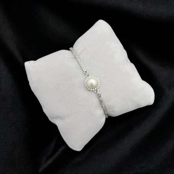 Pearl bracelet - PB161 - Silver, Adjustable, White
