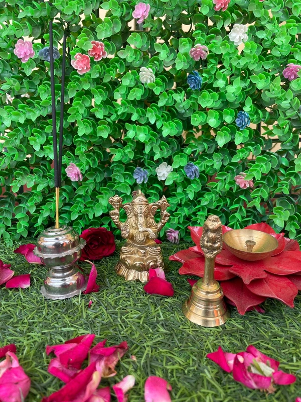 VIKRAM METAL Brass Ganesh Murti - 3 inch, GOLDEN