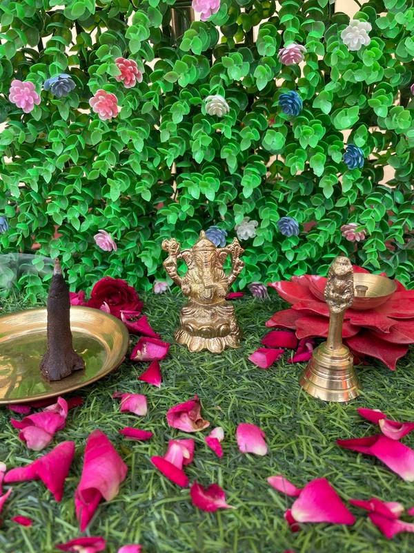 VIKRAM METAL Brass Ganesh Murti - 3 inch, GOLDEN