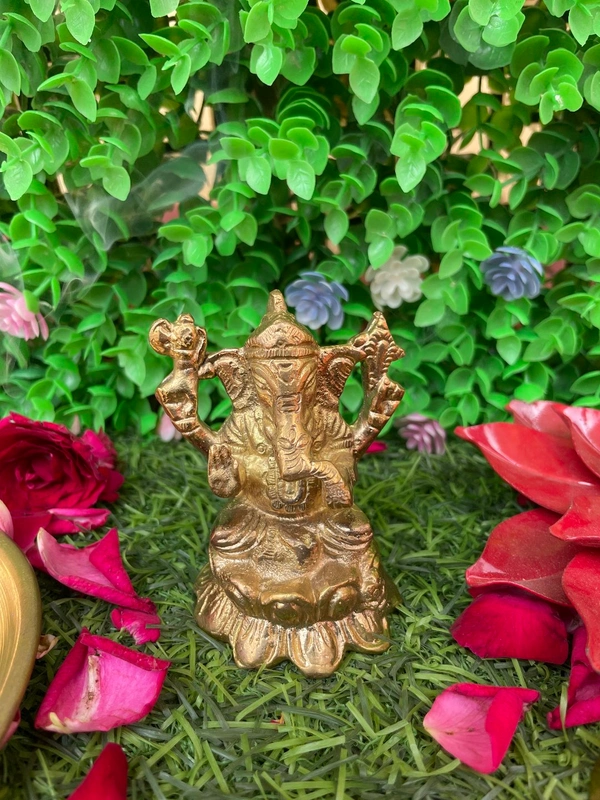 VIKRAM METAL Brass Ganesh Murti  - 3 inch, GOLDEN