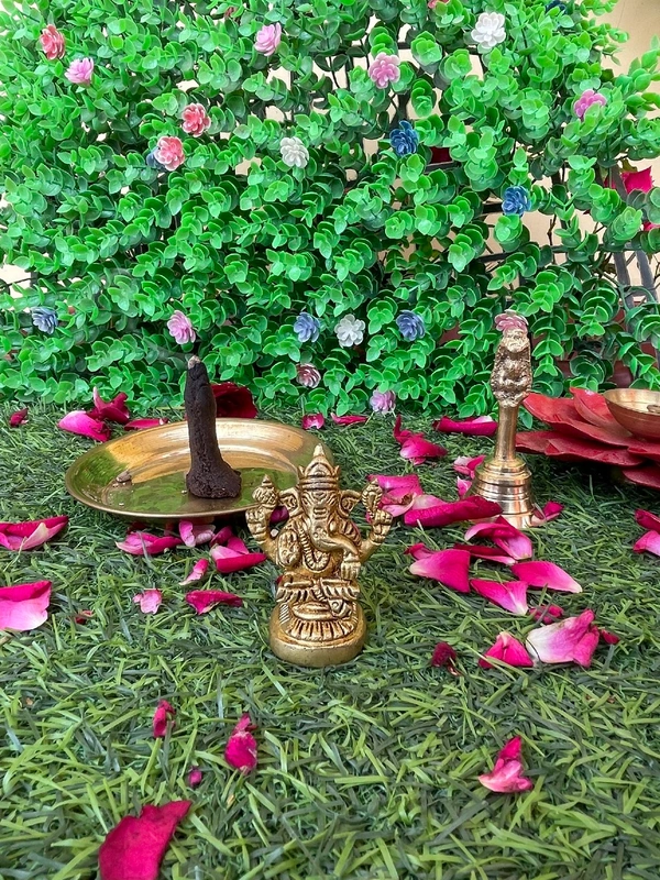 VIKRAM METAL Brass Ganesh Murti  - 2.1 inch, GOLDEN