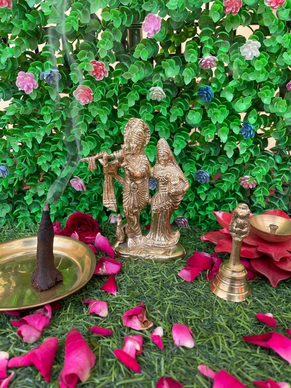VIKRAM METAL Brass Radha Krishna Murti  - 5.1 inch, GOLDEN