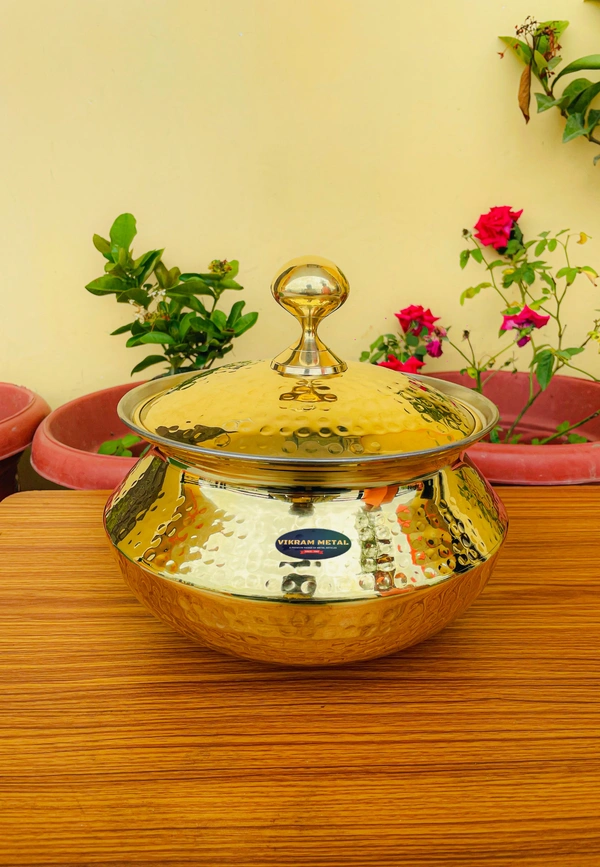 VIKRAM METAL  Brass Handi/Sipri with lid + Hammered Shinny Finish  - 8 INCH, GOLDEN, 2.5 LITER