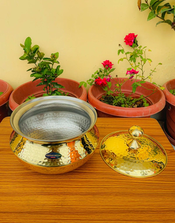 VIKRAM METAL  Brass Handi/Sipri with lid + Hammered Shinny Finish  - 8 INCH, GOLDEN, 2.5 LITER