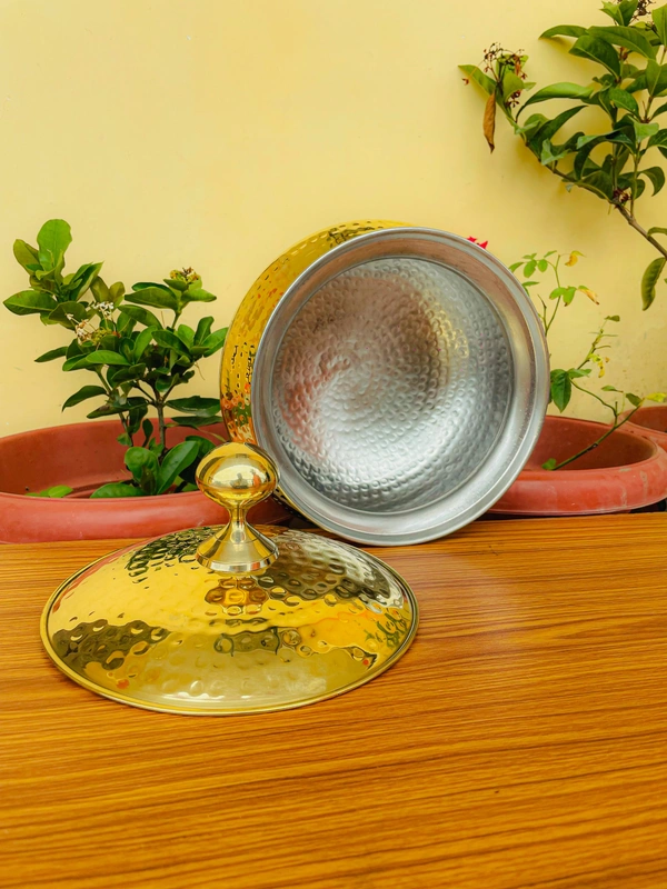 VIKRAM METAL  Brass Handi/Sipri with lid + Hammered Shinny Finish  - 8 INCH, GOLDEN, 2.5 LITER