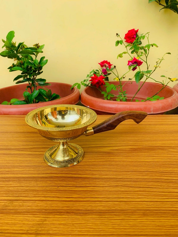 VIKRAM METAL  Brass Dhopana   - 4 X 9.2 INCH