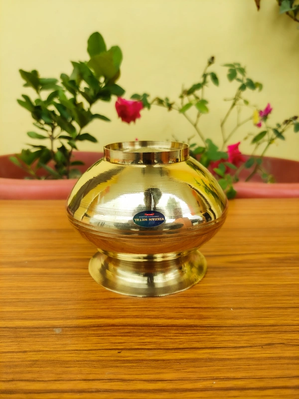 VIKRAM METAL Brass mugal Plain lota  - 4 INCH, GOLDEN, 400 ML