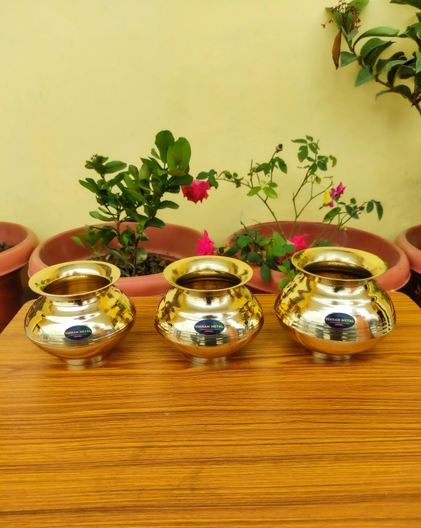 VIKRAM METAL Brass mugal Plain lota  - 4 INCH, GOLDEN, 400 ML