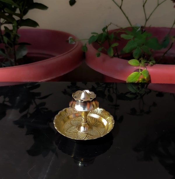 VIKRAM METAL  Brass Agarbatti Stand - 6 NO., GOLDEN