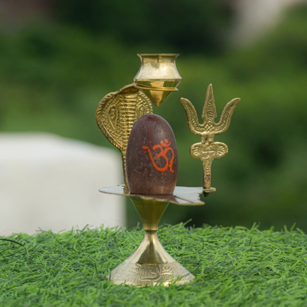 VIKRAM METAL   Narmedeshwar Shivling with Brass Stand - 5 INCH