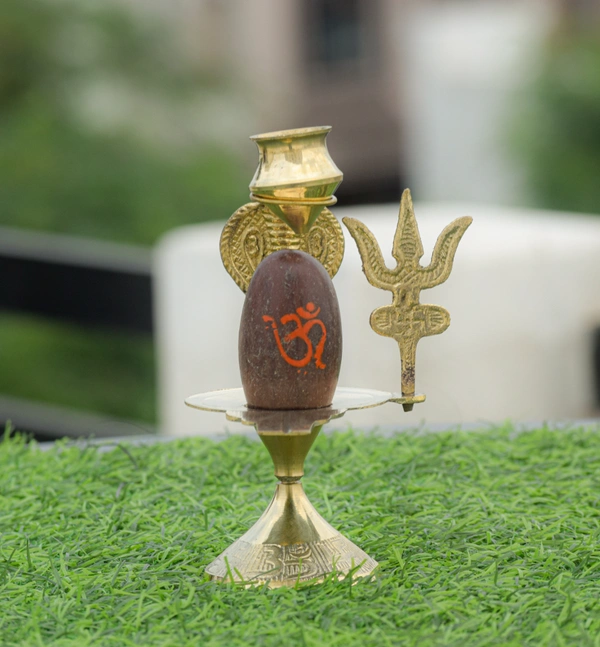 VIKRAM METAL   Narmedeshwar Shivling with Brass Stand - 5 INCH