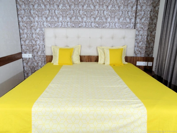 Doppelganger Homes Yellow Beauty Double Bed sheet