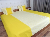 Doppelganger Homes Yellow Beauty Double Bed sheet