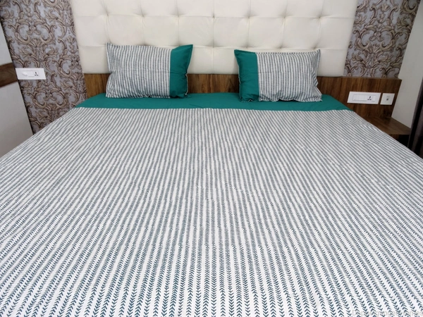 Doppelganger Homes Green Creeper Double Bed Sheet