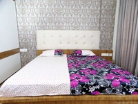 Doppelganger Homes Big Flower Designer Double Bed Sheet