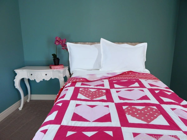 Doppelganger Homes Single Dohar - Heart Pieced Block