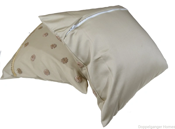 Doppelganger Homes Netted Flower Cushion Cover Set