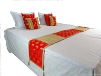 Doppelganger Homes 5 Pcs Bed Runner Set  Brocade Silk Floral Circle