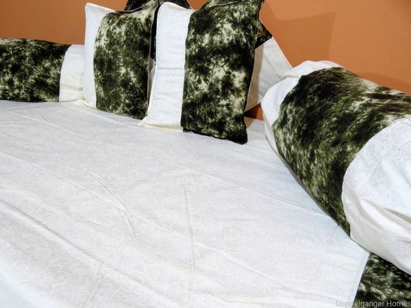 Doppelganger Homes Tie & Dye Diwan set (Set of 8 pcs.)