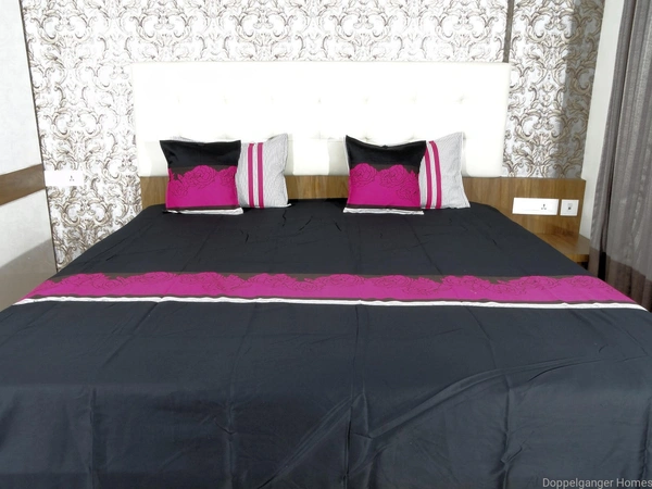 Doppelganger Homes "Valley of Pink Roses" Double Bed sheet