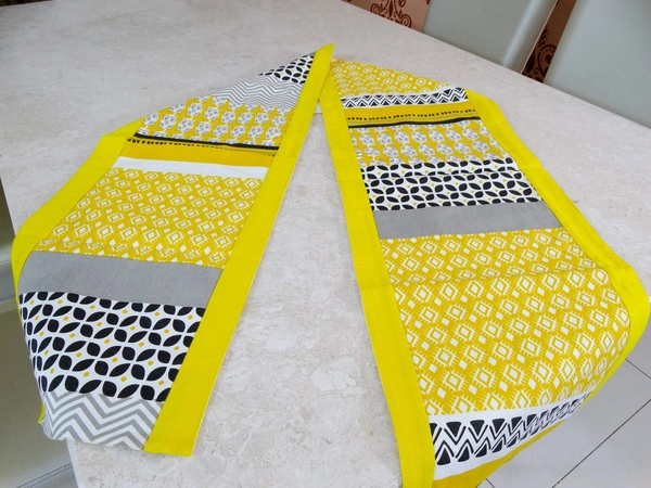 Doppelganger Homes Modern Cotton Table Runner