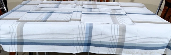 Doppelganger Homes 6 Seater Checks Printed Table Cover Set (7 PCS)