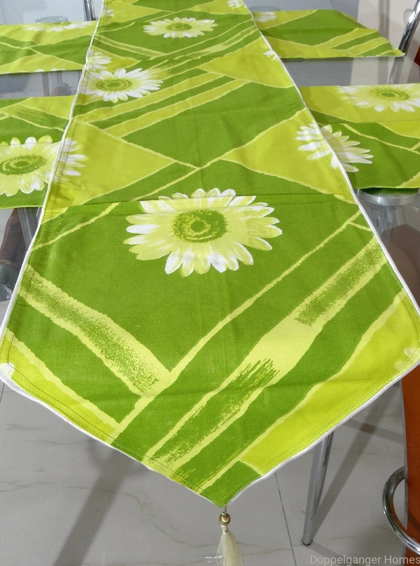 Doppelganger Homes Green Gerbera Table Runner (7PCS)-5