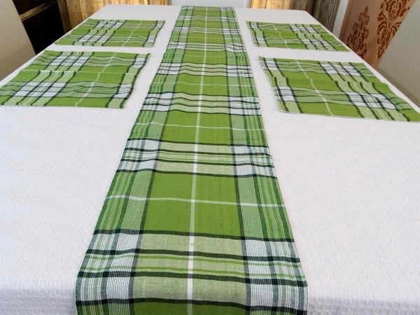 Doppelganger Homes Table runner and Placemats set (7PCS)-30
