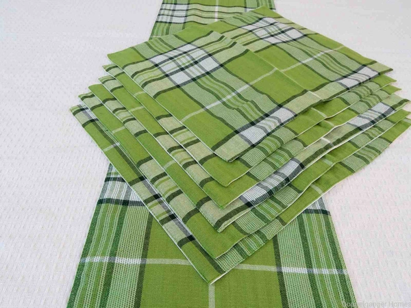 Doppelganger Homes Table runner and Placemats set (7PCS)-30