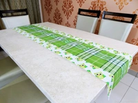 Doppelganger Homes "Birdie n Shimmer" Cotton Table Runner