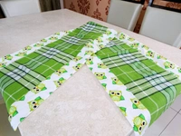 Doppelganger Homes "Birdie n Shimmer" Cotton Table Runner
