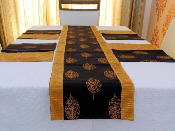 Doppelganger Homes Table runner and Placemats set (7PCS)-28