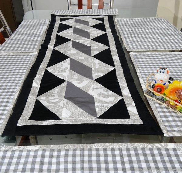 Doppelganger Homes Twisted-Pole Table Runner (7PCS)