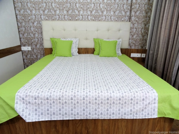 Doppelganger Homes Green Christmas tree Double Bed Sheet-87