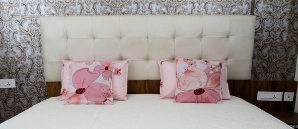 Doppelganger Homes 4 pcs Cushion & Pillow Cover Set-137