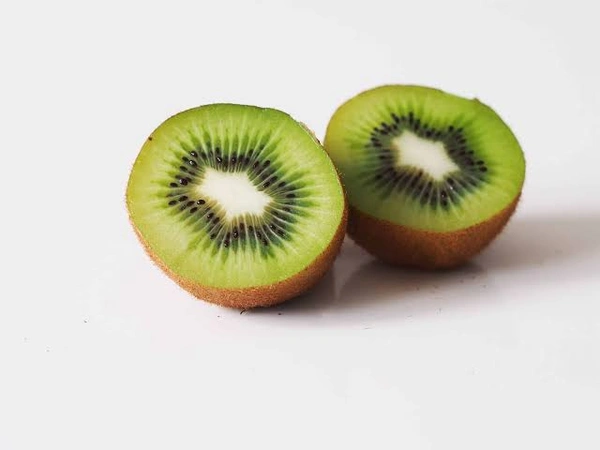 Veg Valley  Kiwi/कीवी  - 1, Medium, A1