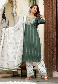 Beautiful Heavy Embroidery With Foil Mirror on Yoke Printed With Bijiyr Lace Detailing Kurti With Printed Palazzo And Printed Malmal Dupatta - XL