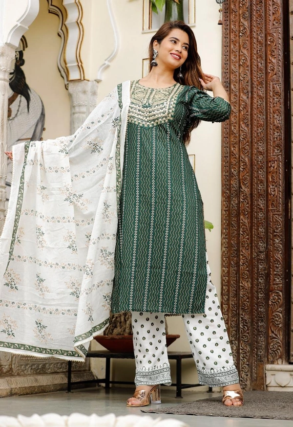Beautiful Heavy Embroidery With Foil Mirror on Yoke Printed With Bijiyr Lace Detailing Kurti With Printed Palazzo And Printed Malmal Dupatta - XXL