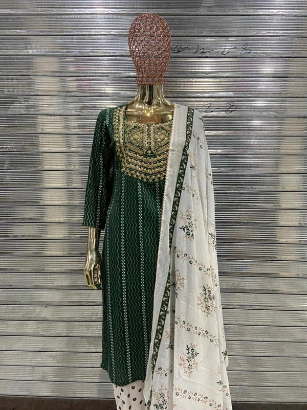 Beautiful Heavy Embroidery With Foil Mirror on Yoke Printed With Bijiyr Lace Detailing Kurti With Printed Palazzo And Printed Malmal Dupatta - XXL