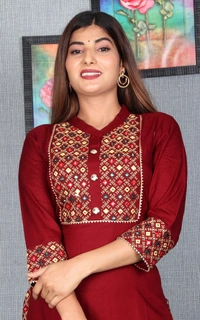 Beautiful Heavy Embroidery kurti with pant And beautiful matching Embroidery Bag 3 piece set - Maroon, L