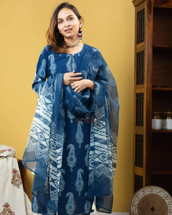 BLUE PROCEEN PRINT DESIGN KURTIES WITH PLAZZO AND DUPATTA SET - XXL