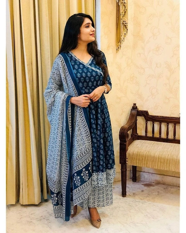 latest beautiful blue indigo cotton printed kurti with cotton pant,and dupatta set - L