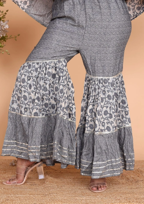 👗Front Side Cut Pattern Kurti With Sharara And Dupatta - XXL, Grey