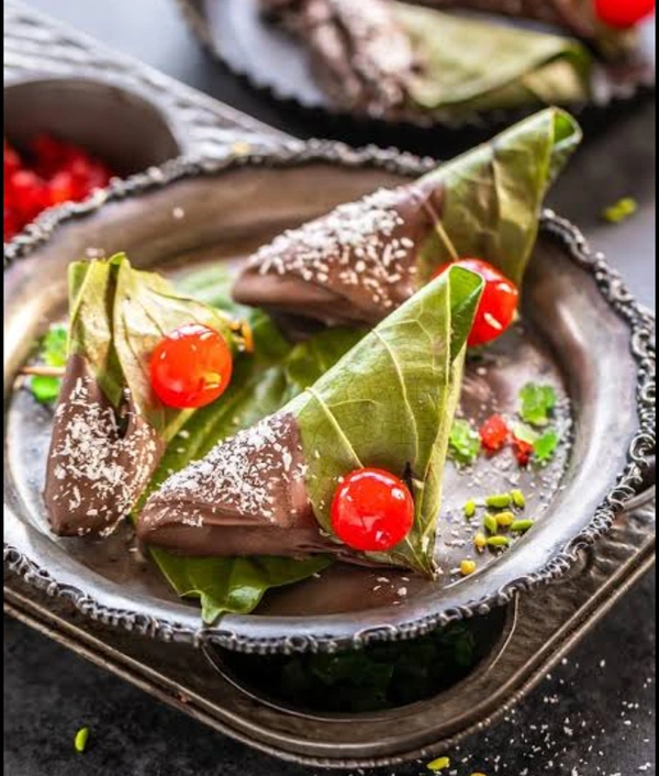 chocolate paan - 10AM -- 10PM, 1 Paan