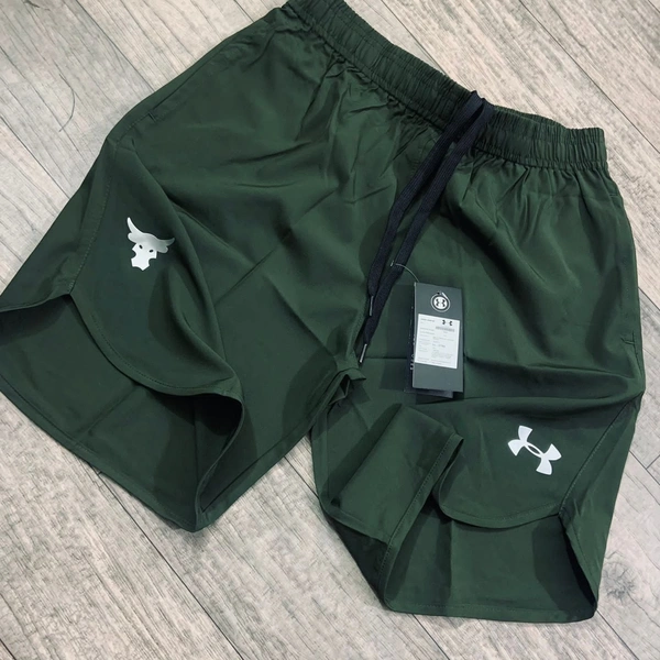 UNDER ARMOUR SHORTS  - 34