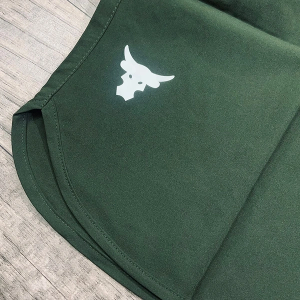 UNDER ARMOUR SHORTS  - 34