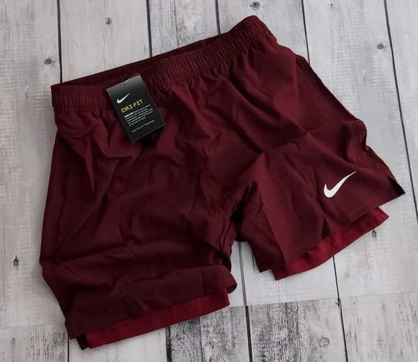 NIKE  - 30